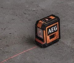 Aeg Kırmızı Çizgili Lazer Metre CLR215-B